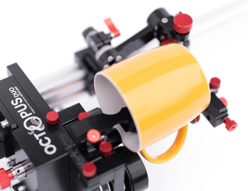 Octopus Duo 3.0 国产情侣一区二区三区 mug with rubber-coated rollers